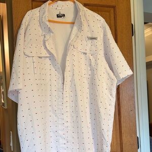 Habit Men's White Fishing Shirt with blue stars and red fish. Size3XL